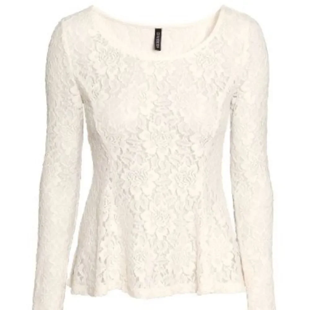 H&M divided white